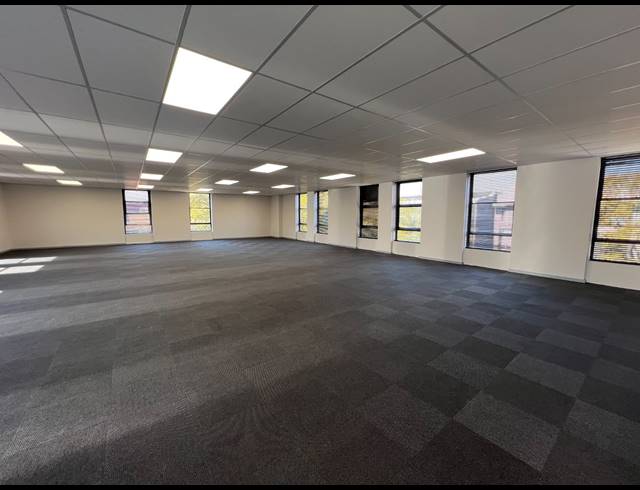 2,000M² OFFICE TO LET IN ROSEBANK